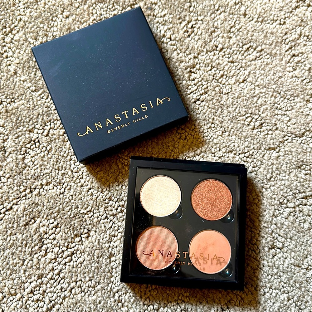 NIB Anastasia BH Curated Warm Neutrals Eyeshadow Palette
